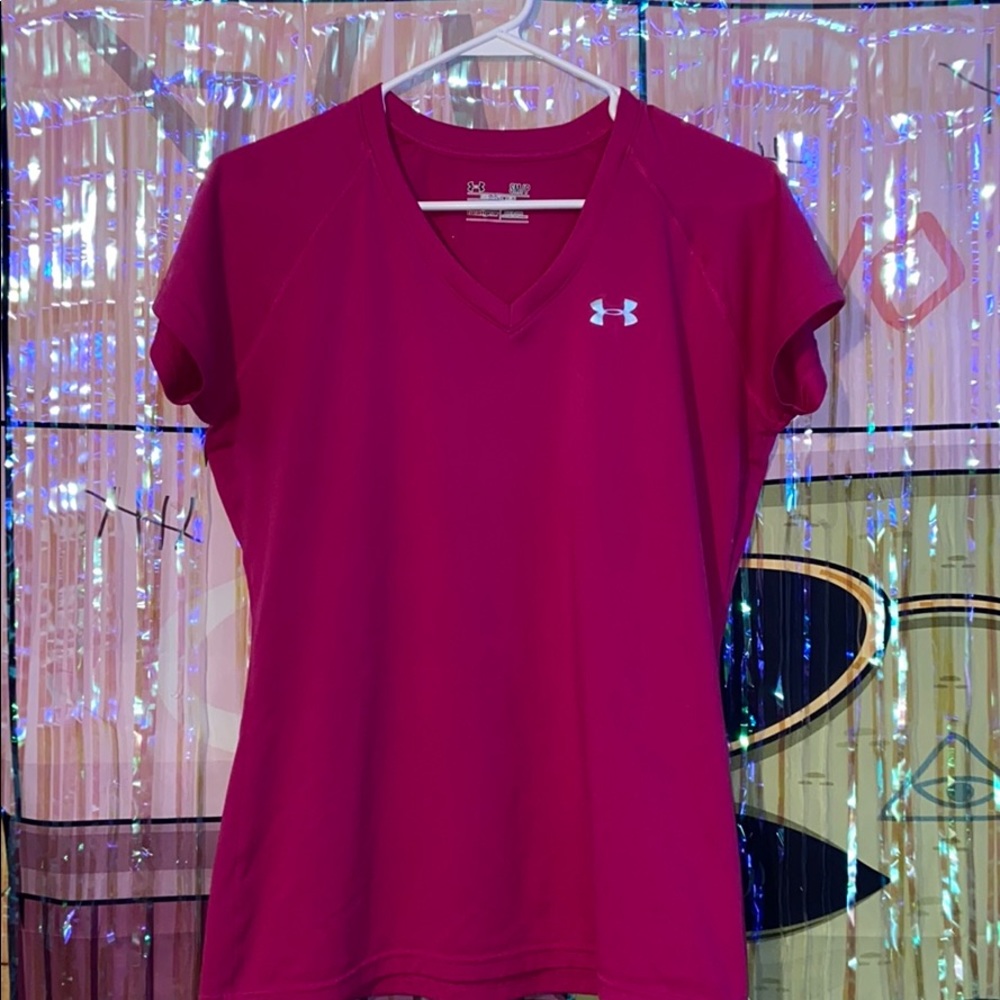 Under Armour semi- fitted V-neck!!!!